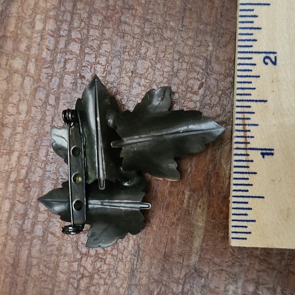 Leaf brooch - Picture 3 of 4